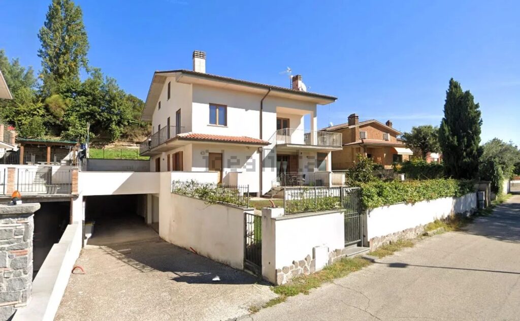 Villa garaažiga